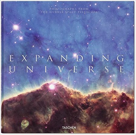 Expanding Universe - Photographs from the Hubble Space Telescope - Das Cover